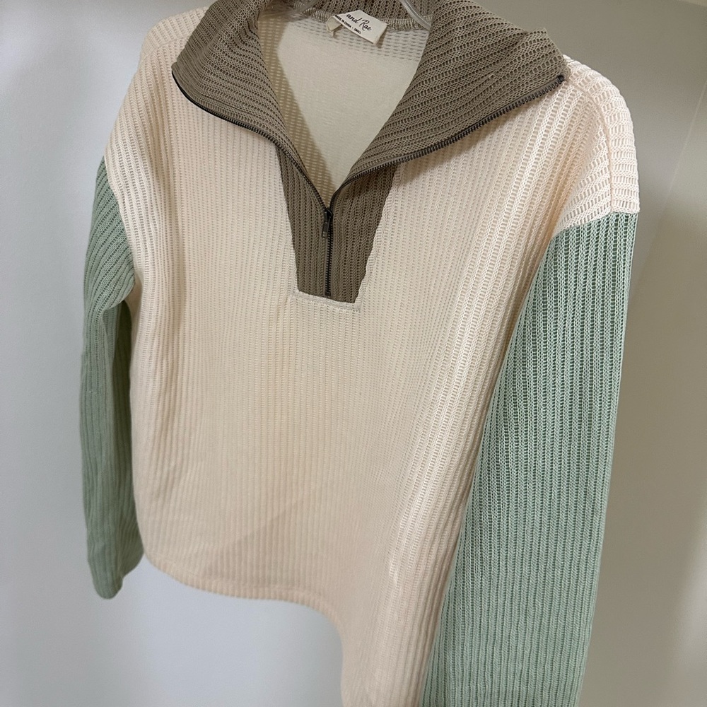 Colorblock Ribbed Pullover Sweater - Picture 2 of 3